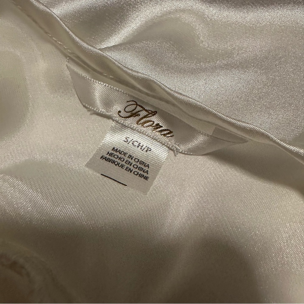 Vintage flora White Satin Floral Lace Maxi - Picture 6 of 6